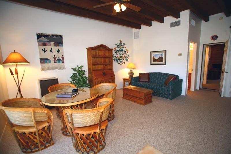White Stallion Ranch Tucson Room photo