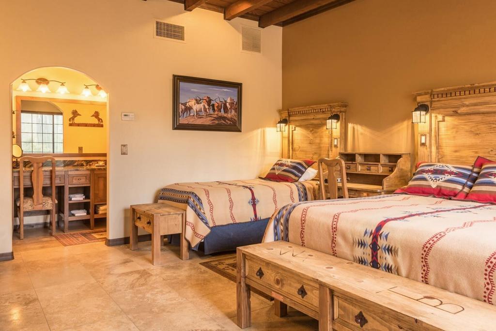 White Stallion Ranch Tucson Exterior photo